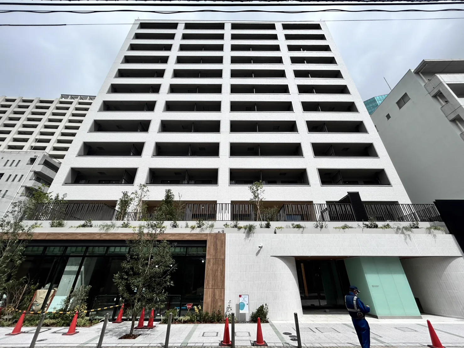 2026年9月9日に正面から撮影したザ・パークハビオ白金高輪の建物外観